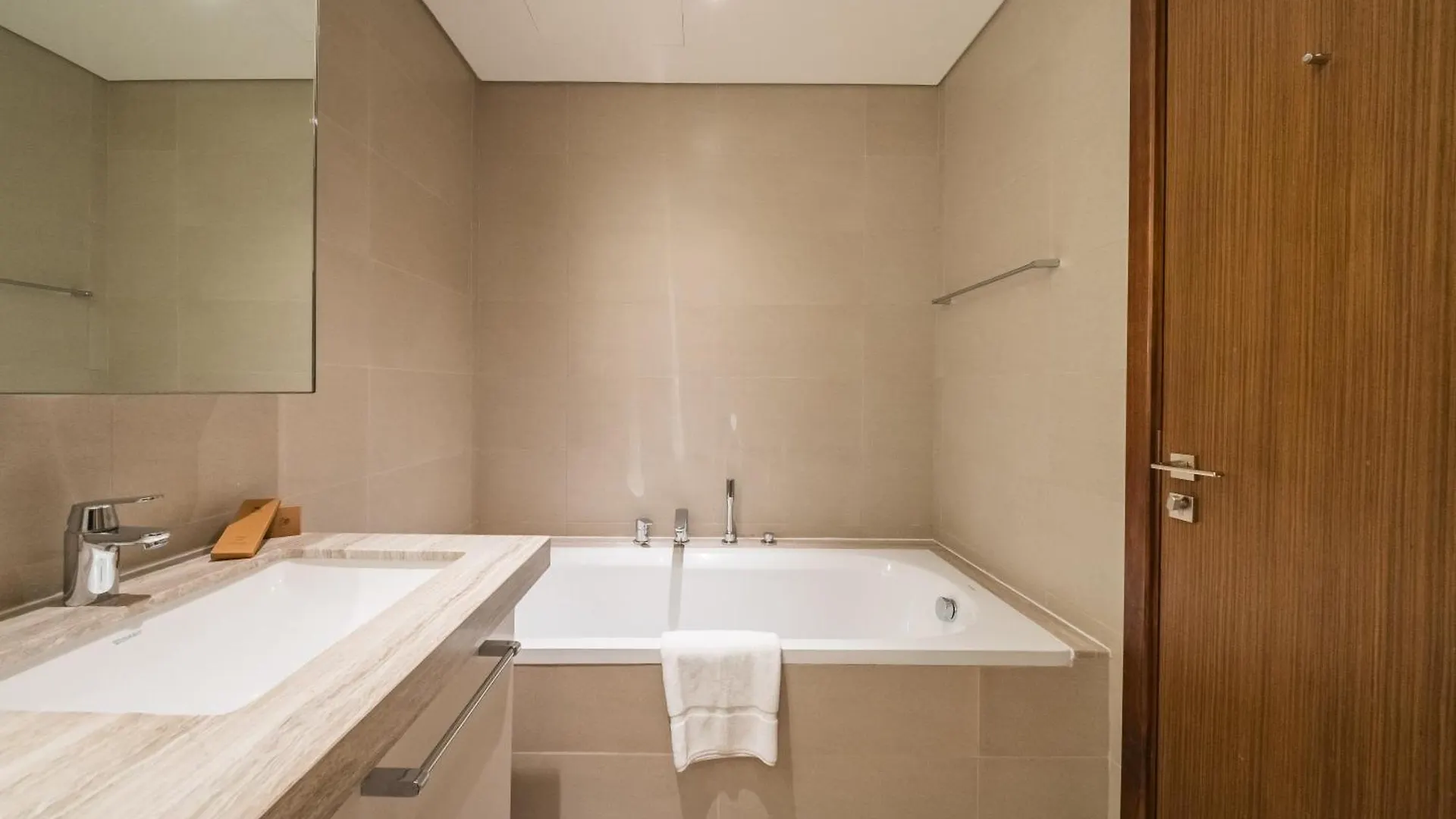 Trps - Blvd Heights, Downtown Dubai - Luxury 1Br, Close To Dubai Mall 0*,  阿拉伯联合酋长国